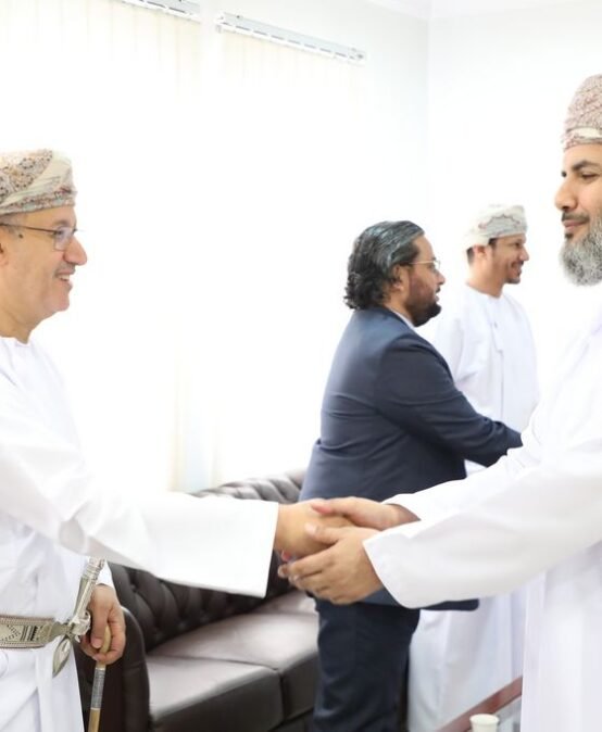 Dhofar University Vice Chancellor Exchanges Eid Al-Fitr greetings with Staff